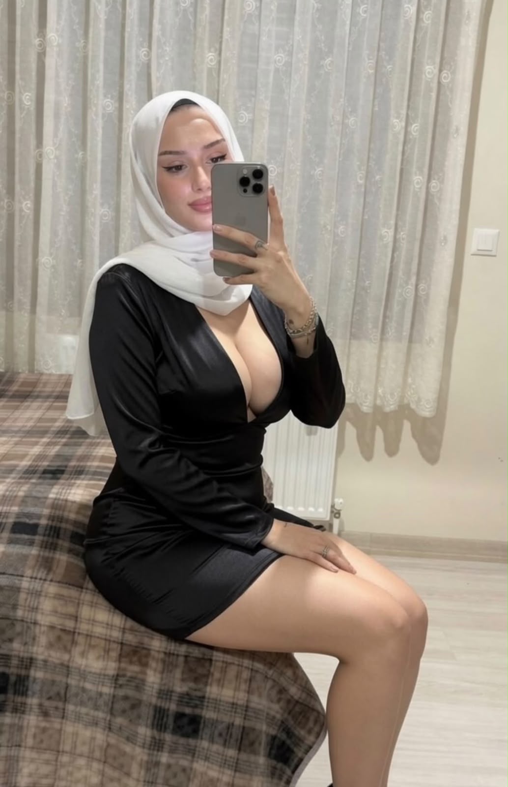 Akbez Pozitif Partner Bayan Escort Emel
