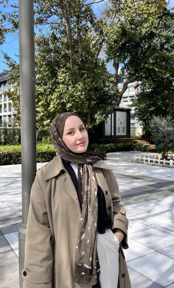 Arpalıuşağı Sevecen Kadın Escort Sultan